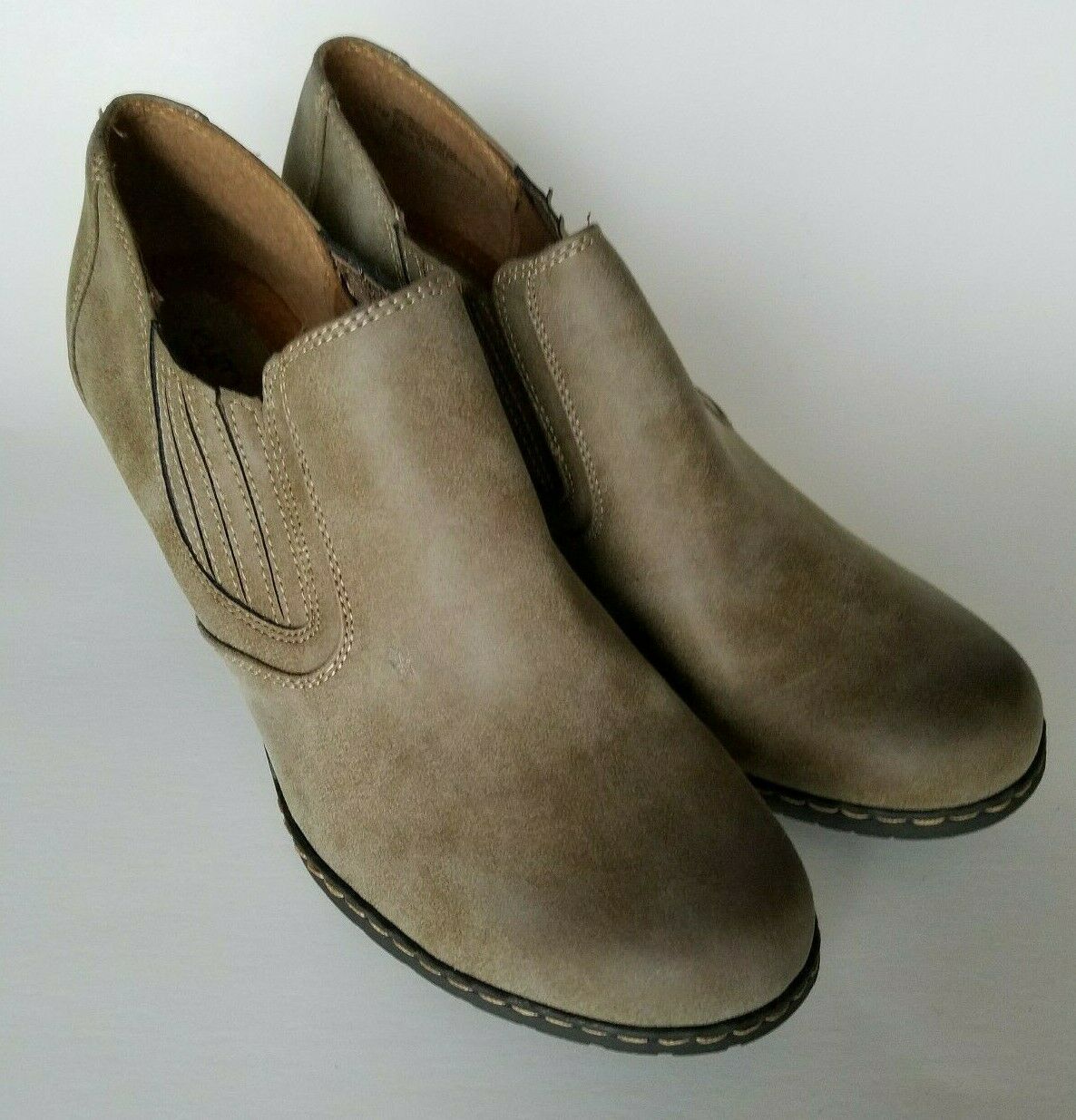 sofft pueblo leather block heel boot