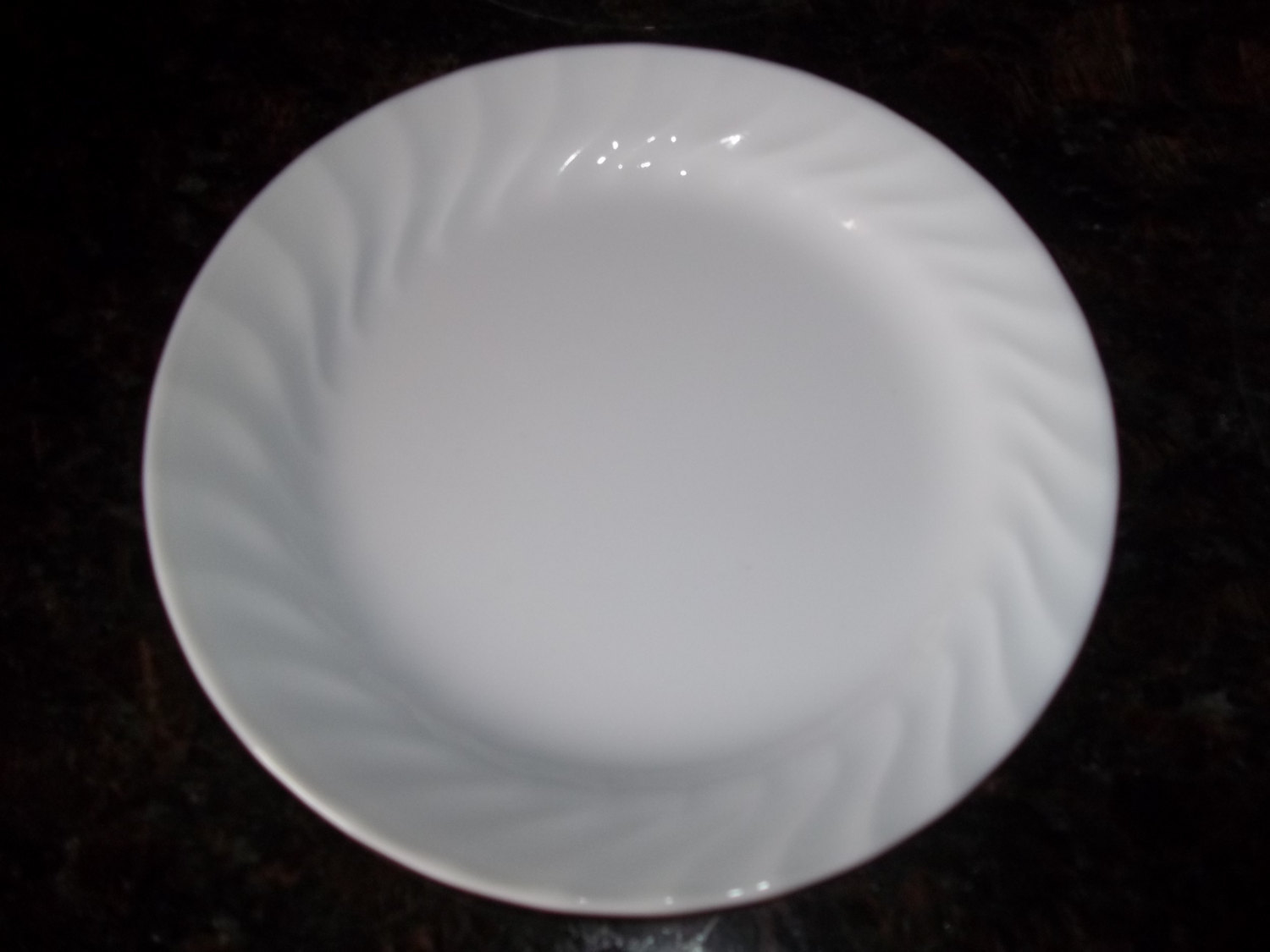 NWT 4 Corelle White Vive Enhancements Dinner Plates Discontinued