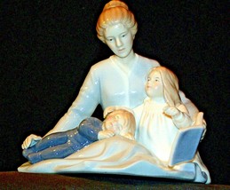 A Mother's Touch Figurine AA-191982  Vintage - $12.95