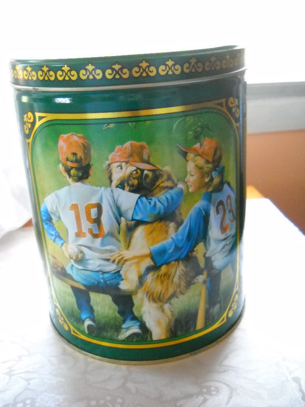 COLLECTIBLE PURINA DOG BISCUIT TIN Tins
