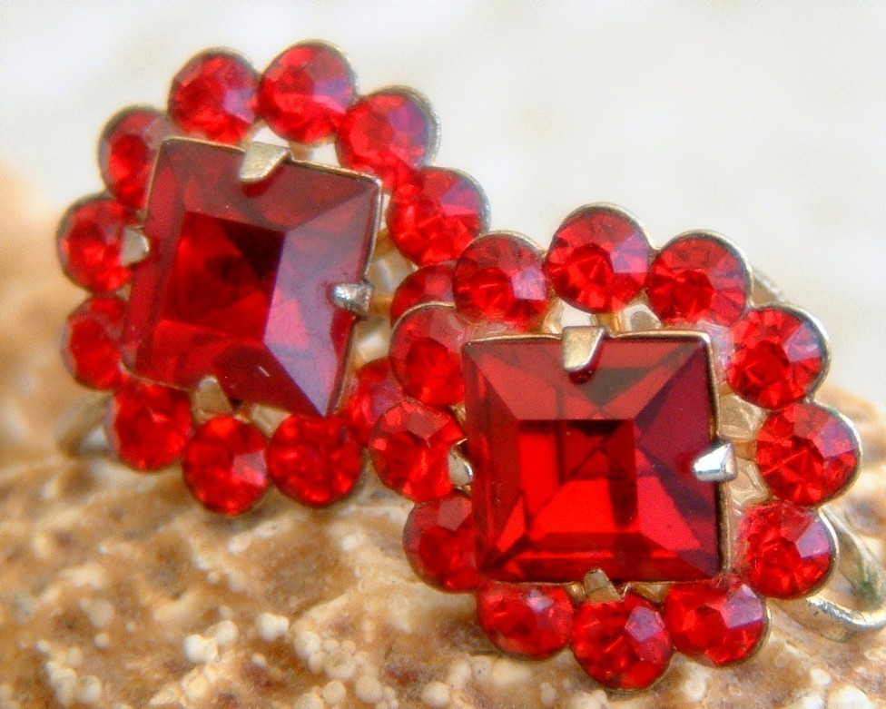 Vintage Rhinestone Earrings Ruby Red Flower Round Screw Back Earrings