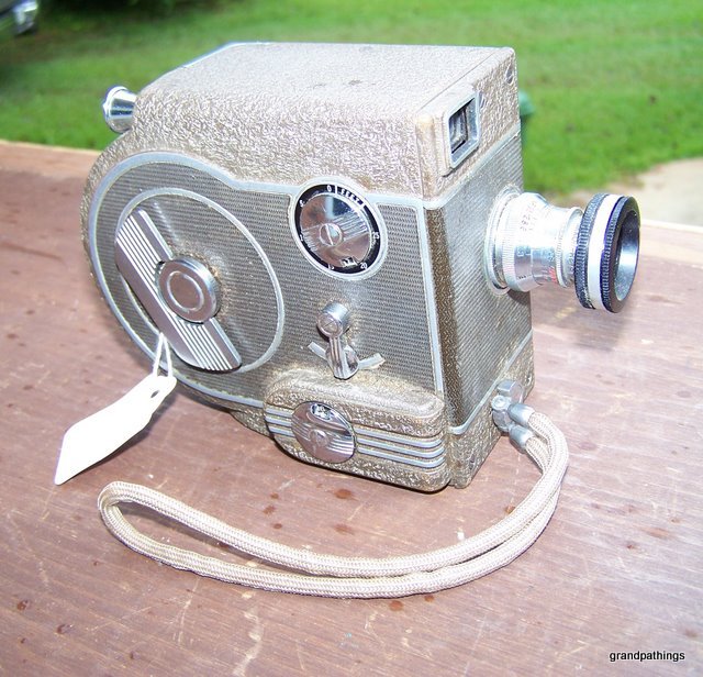 1940's REVERE EIGHT MODEL 77 8MM MOVIE CAMERA VINTAGE Cameras & Photo