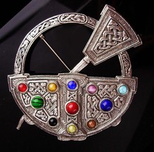 LARGE Vintage Kilt Pin - Huge Scottish brooch - Celtic unisex jewelry - Thistle  - $125.00