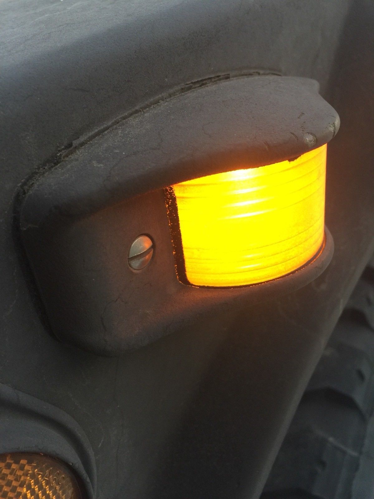 SIDE MARKER BULB PAIR (6 LED BRIGHTNESS) MILITARY HUMVEE M998 24V LED