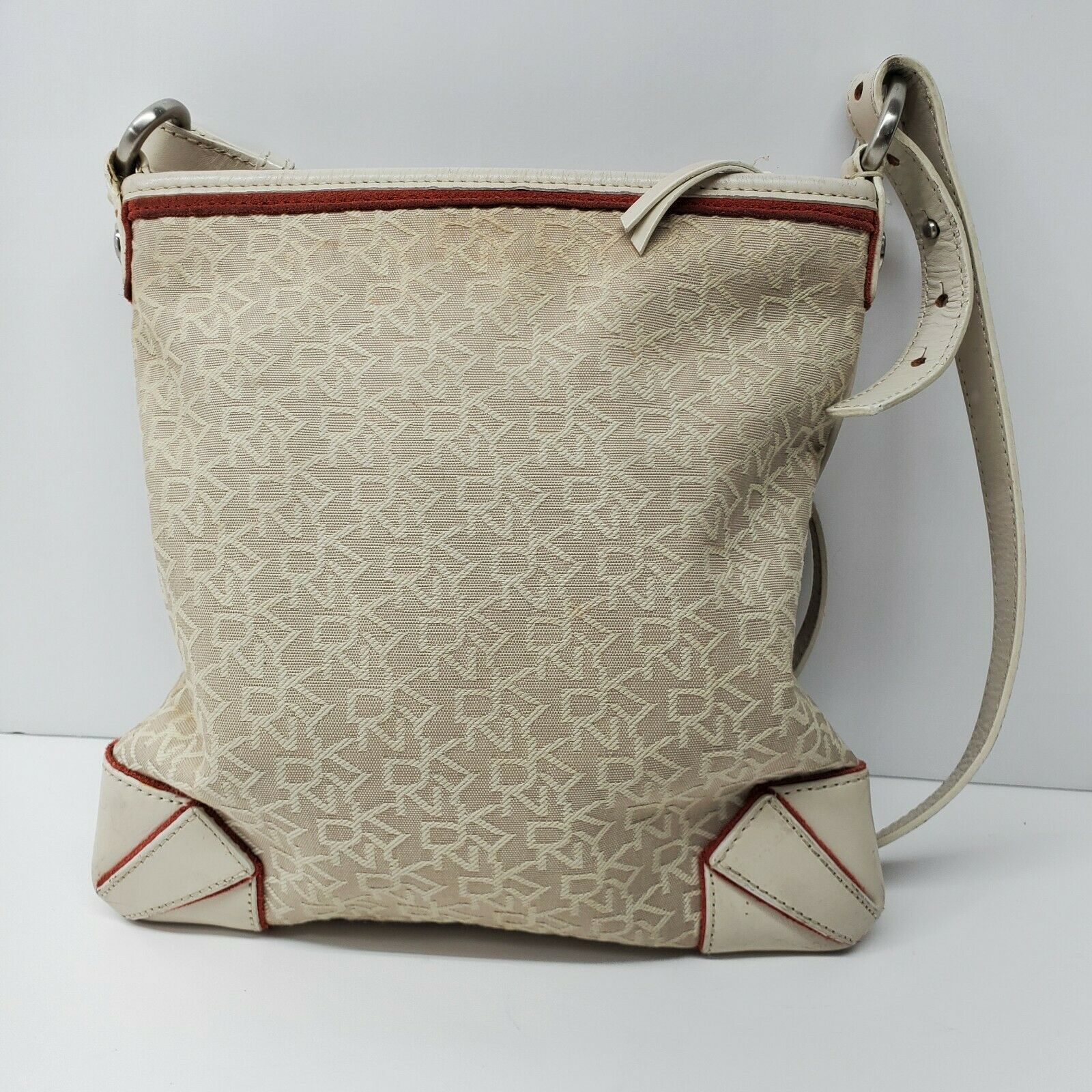 purse cream