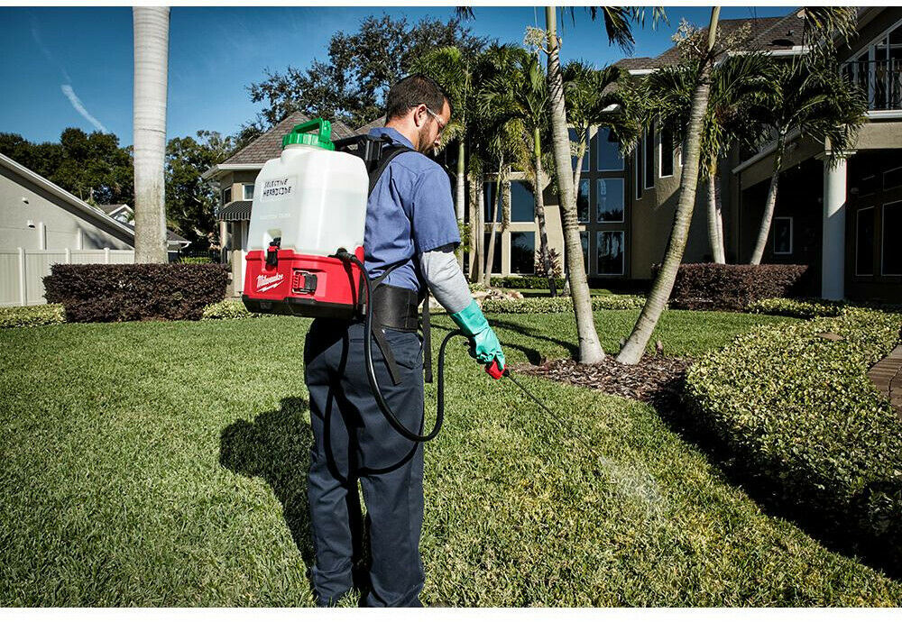 Milwaukee Backpack Pesticide Sprayer 4 Gal. 18V LithiumIon Cordless
