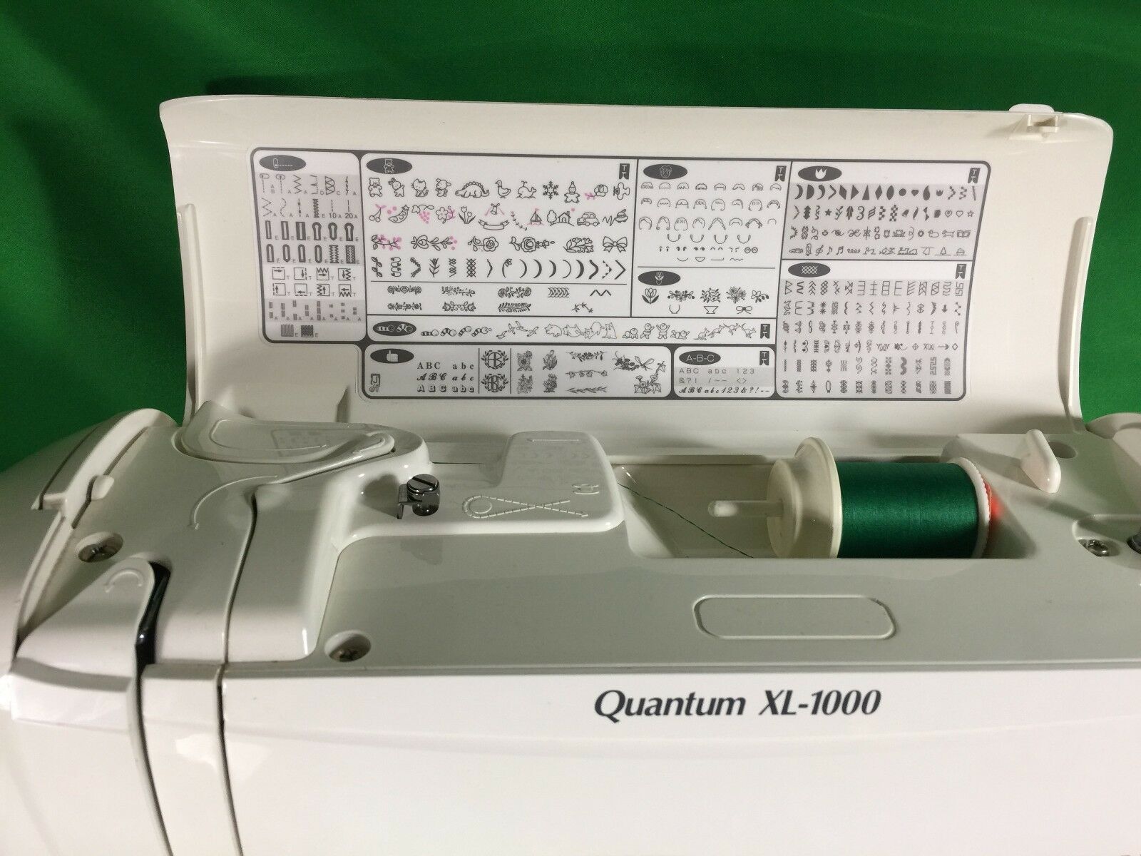 Singer Quantum XL1000 w/ Embroidery Attachment *Read Description