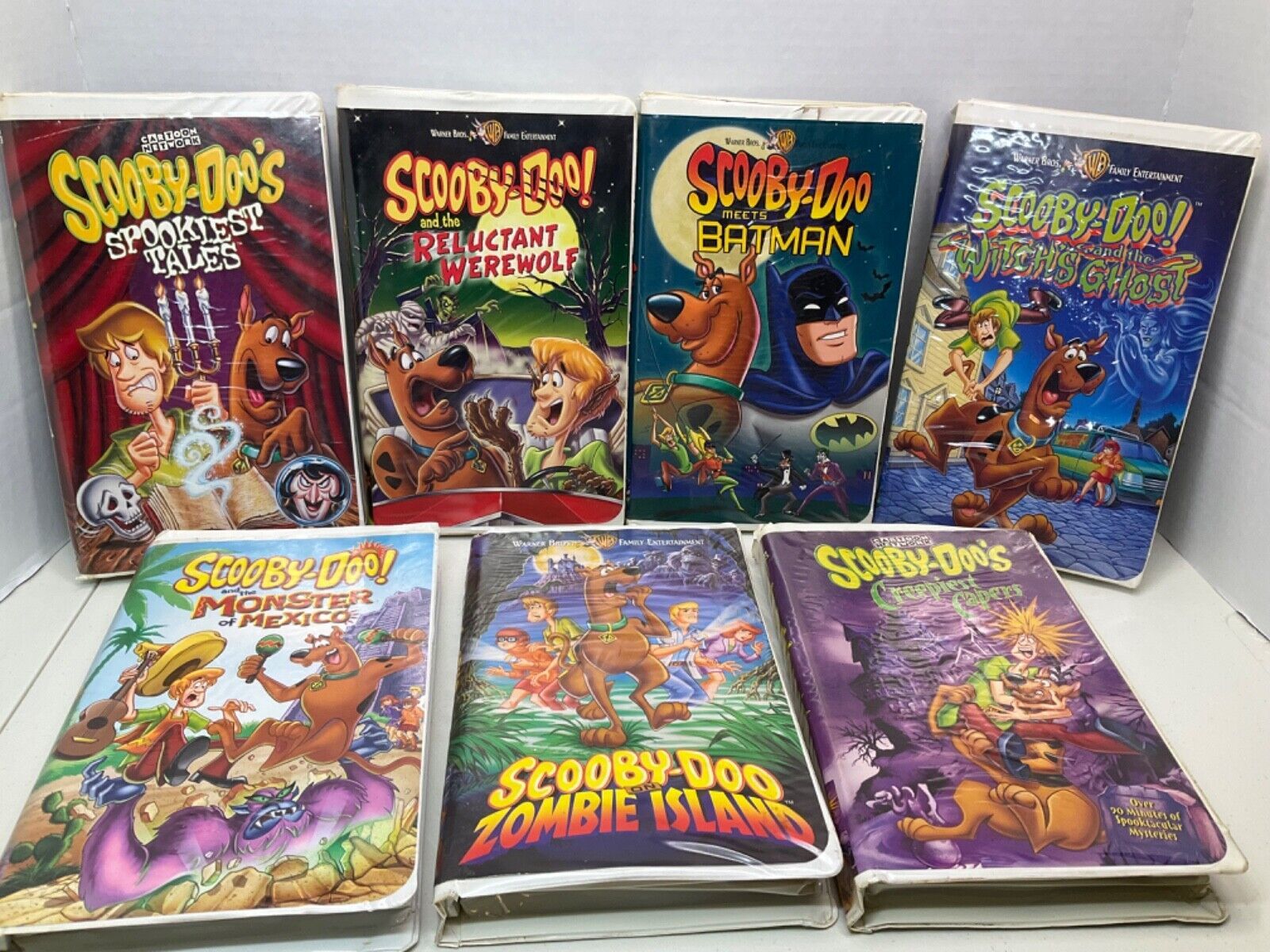 Lot Of 7 Scooby-Doo VHS Tapes Batman, Werewolf, Spookiest Tales, Etc ...