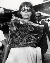 Greta Garbo Candid in Sunglasses at Airport 1976 16x20 Canvas - $69.99