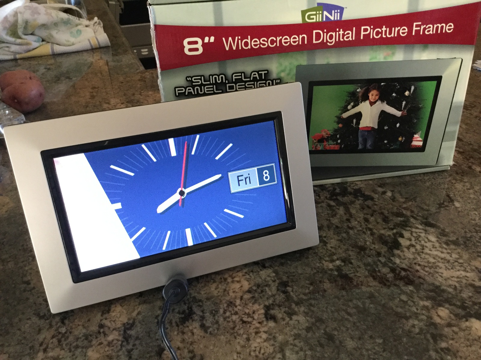 Giinii Widescreen Digital Picture Frame 8 And 50 Similar Items Giinii Widescreen Digital Picture Frame 8 Inch Like New Open Box