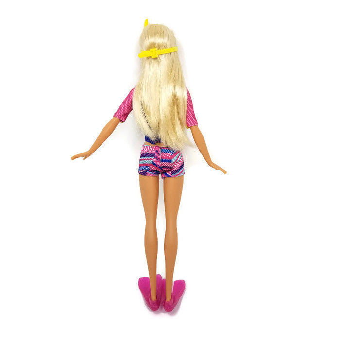 NEW Barbie Beach Bundle INCLUDES 3 DOLLS AND GLAM POOL 3