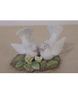 Lefton dove / Vintage porcelain doves / Lefton white dove / Nest Egg Col... - $25.00