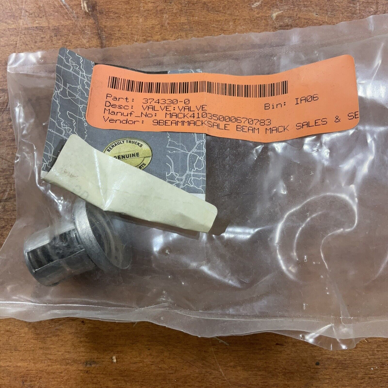 Mack Trucks Oil Filter Housing Bypass Valve 41035000670783, 20704655