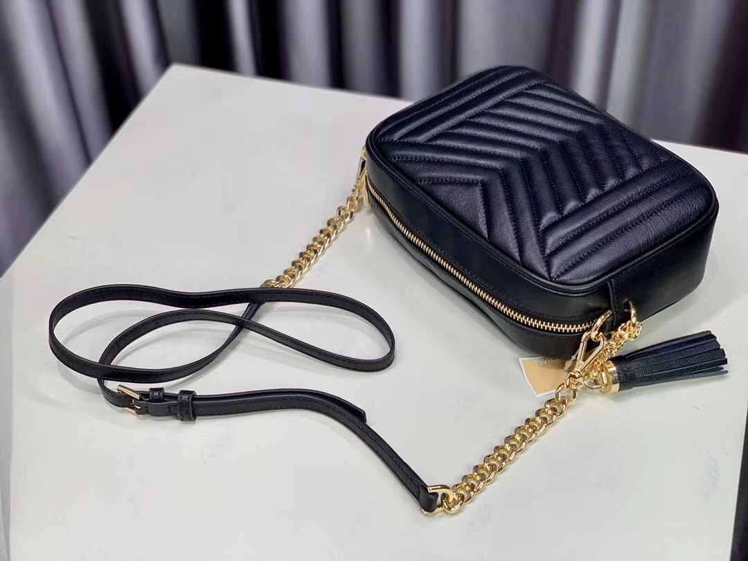 NWT Michael Kors Jet Set Medium Quilted Leather Camera Bag - Handbags ...