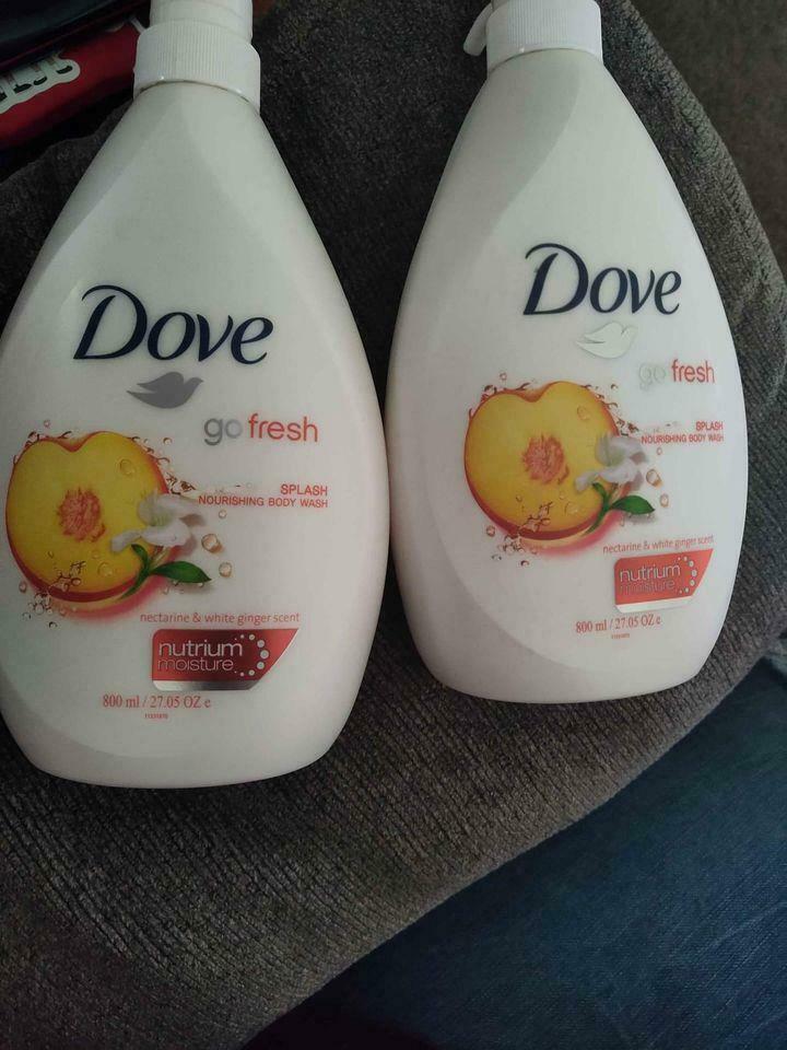 Primary image for 2 New Dove Gofresh Nourishing Body wash Nectarine & White Ginger Scent 27.5 Oz