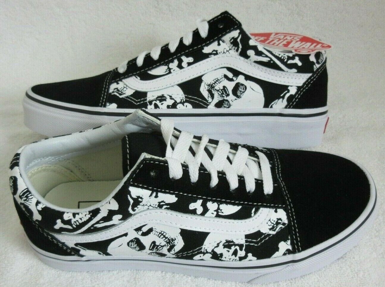 Vans Womens Old Skool Skulls Black True White Canvas Suede shoes Size 7.5 NWT Athletic