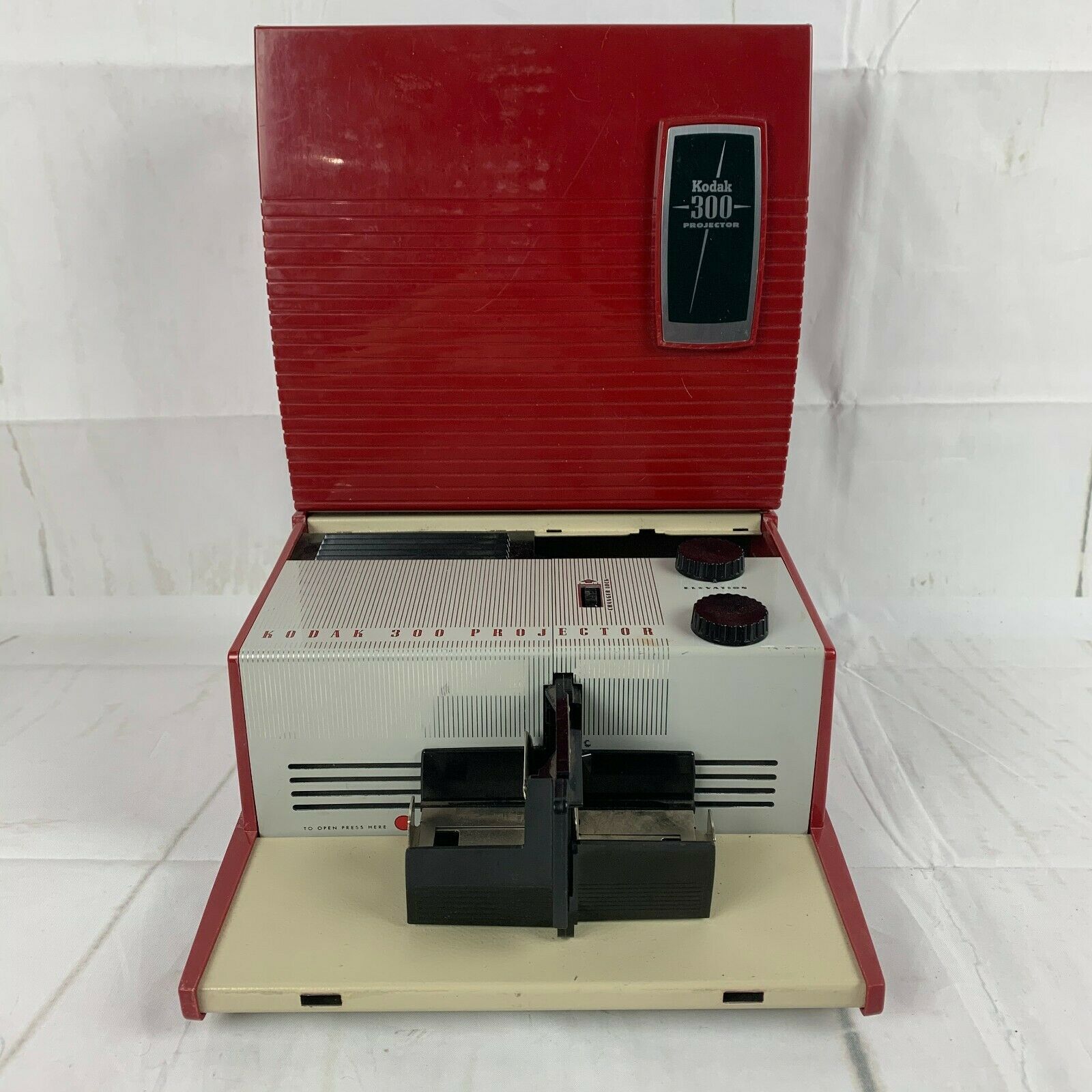 Vintage Kodak 300 Red Model 1 Slide Projector with Case NO POWER CORD Projectors & Screens