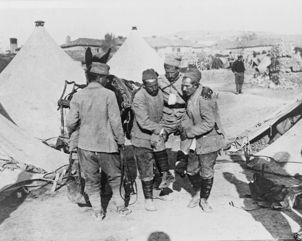Captured French soldiers eating POW Camp Germany WW1 8x10 World War I Photo