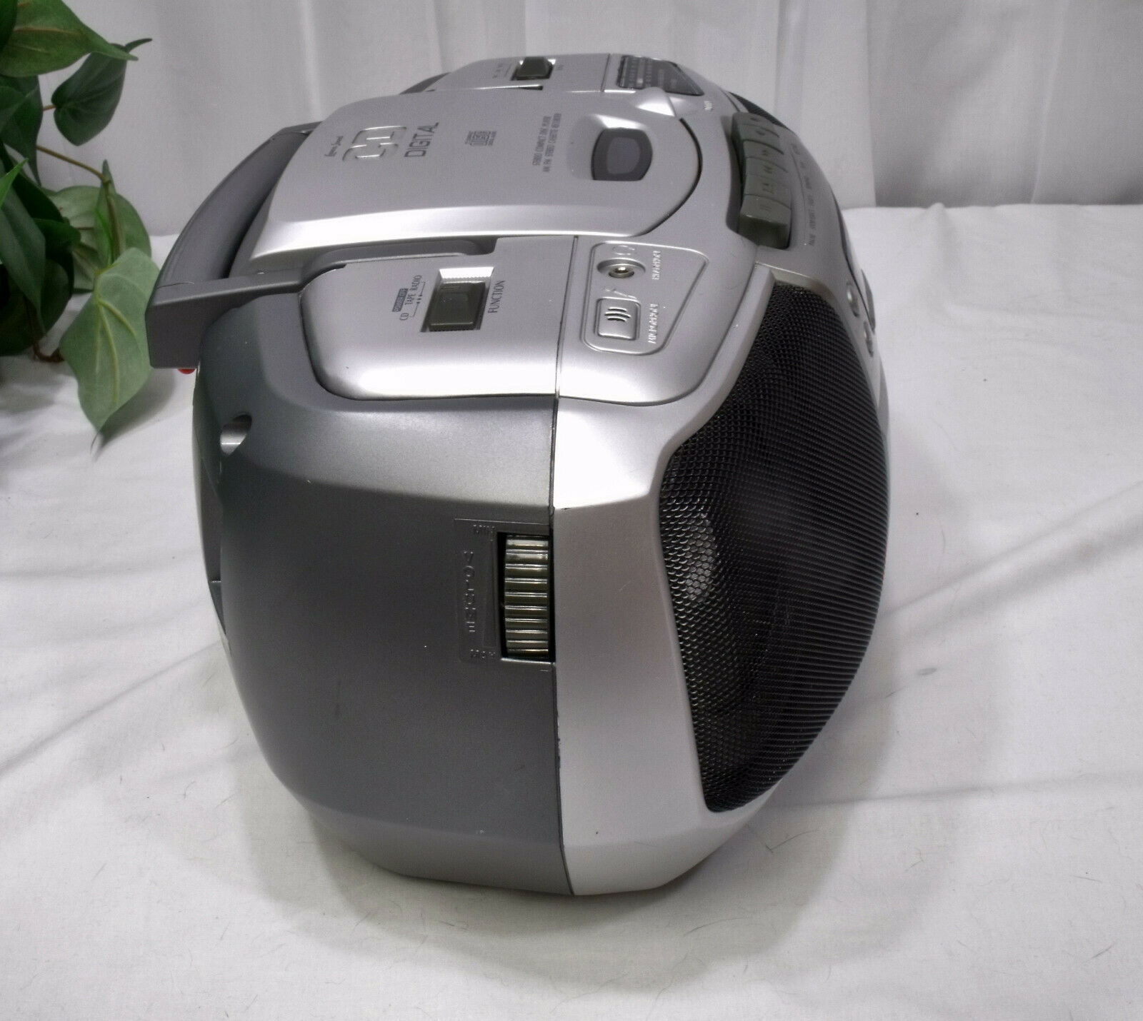 Lenoxx Sound AM / FM CD Player CD102 Digital Audio