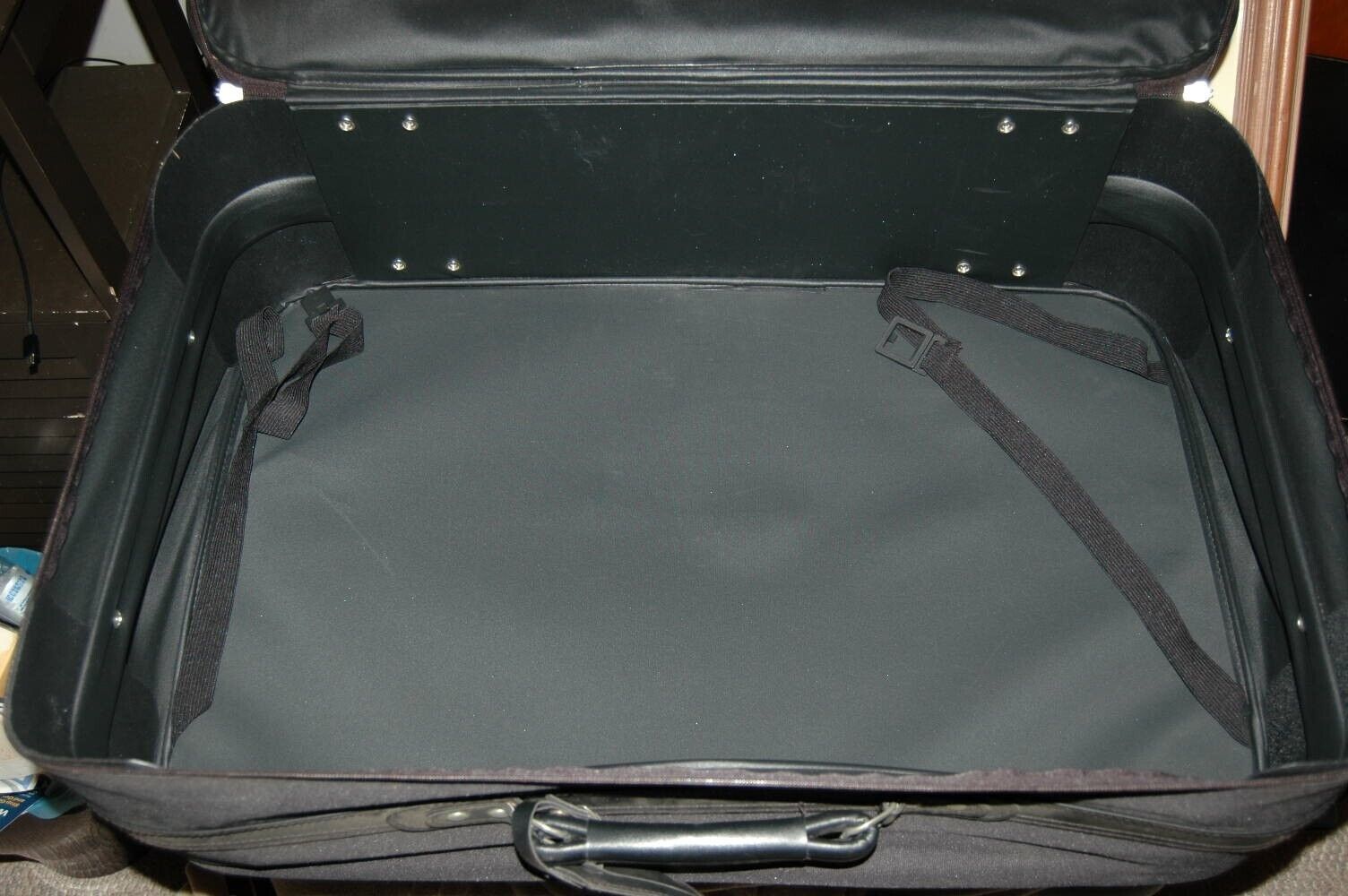 Jaguar Softside Suitcase Luggge Black Pull Behind on Wheels Vintage