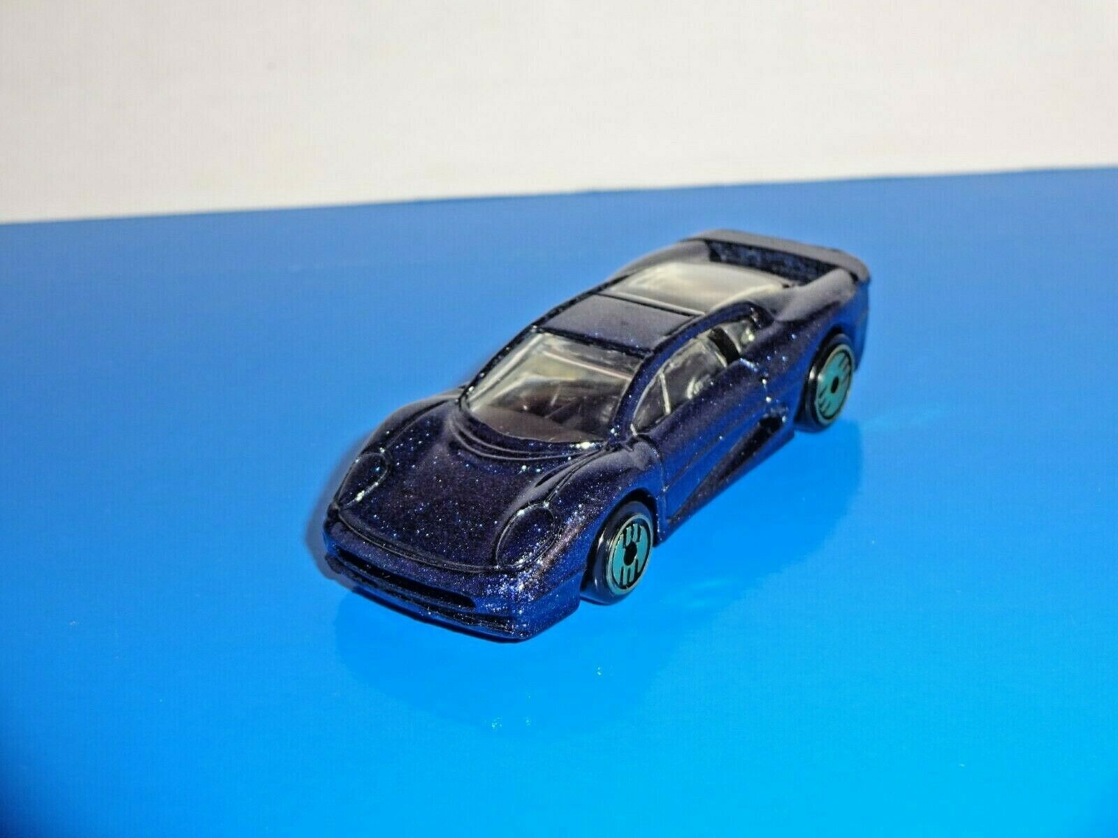 Jaguar xj220 hot wheels