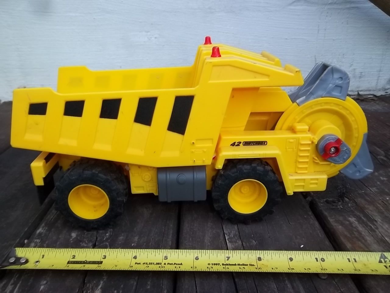 Matchbox Real Action Trucks Bucket Wheel Excavator W/ Sound, M0241
