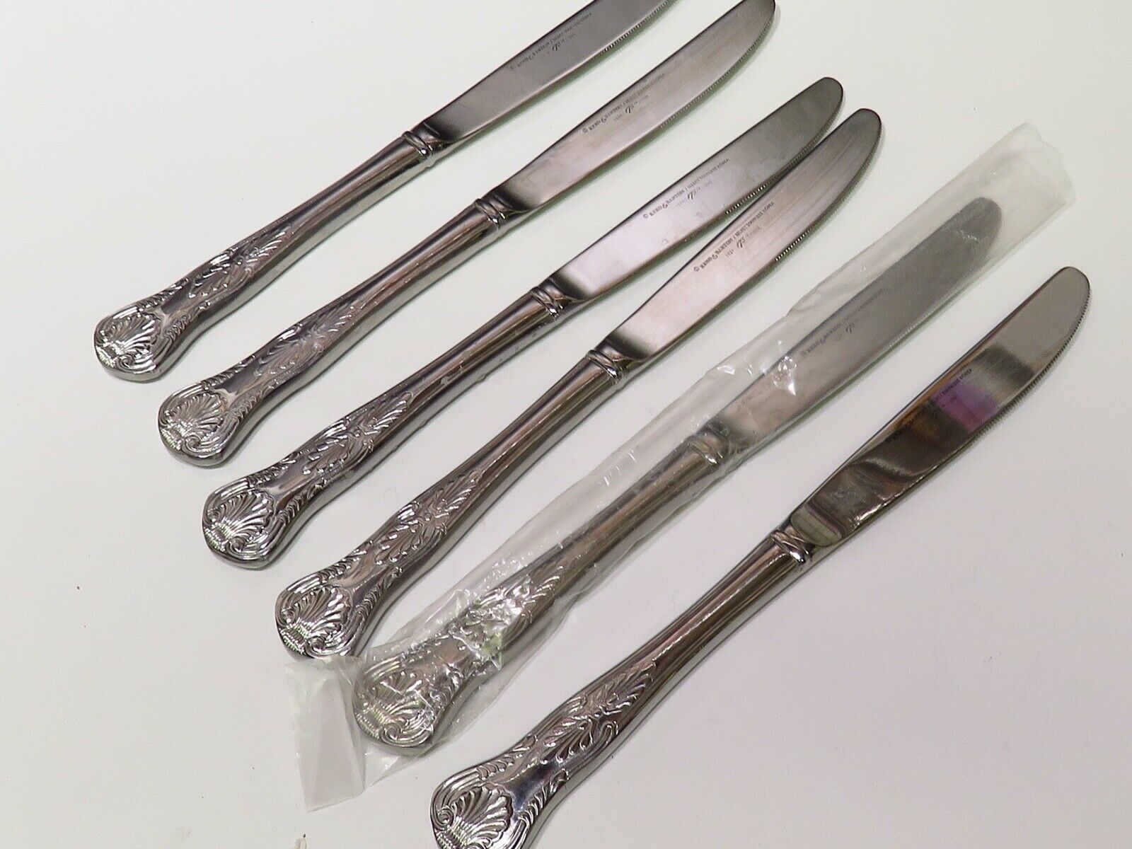 Lot of 6 Reed & Barton 18/10 Stainless Steel VICTORIA Dinner Knives 