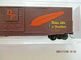Micro-Trains # 18000510 Western Pacific 50' Standard Box Car, 10' Door, N-Scale image 3