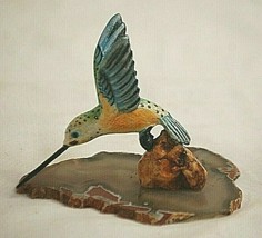 Beautiful Multi-Colored Hummingbird on Geode Rock Base Shadowbox Shelf D... - $32.66