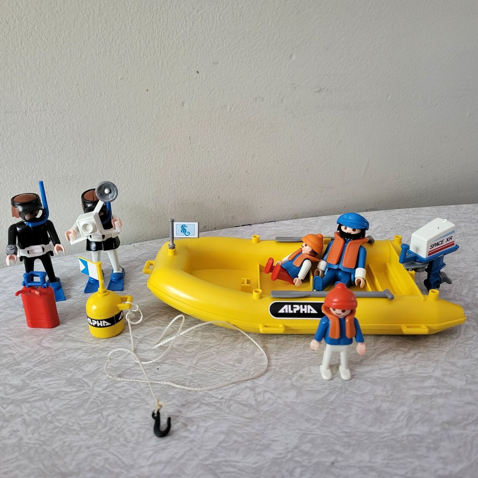Vintage Playmobil 3479 Alpha 800 Boat Yellow Raft Scuba Divers Family