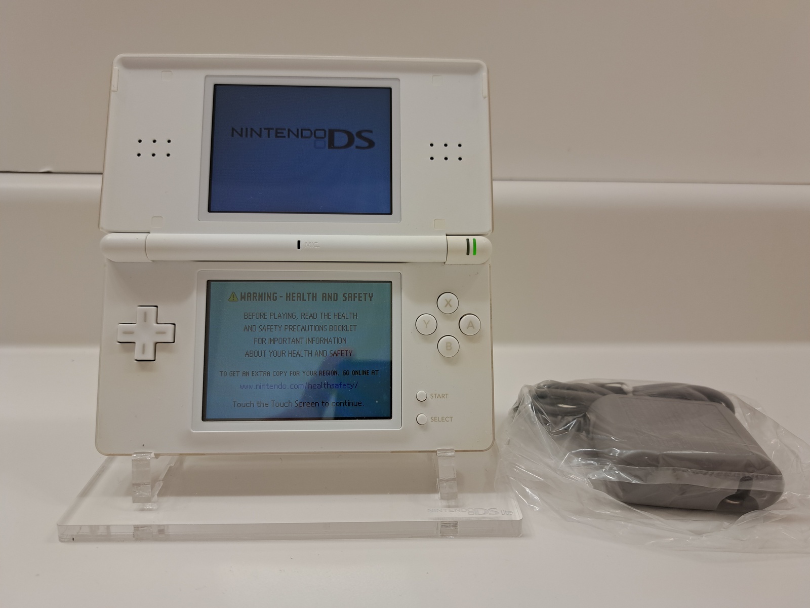 Nintendo DS Lite Polar White Used Acceptable Condition charger 6 mo. warranty