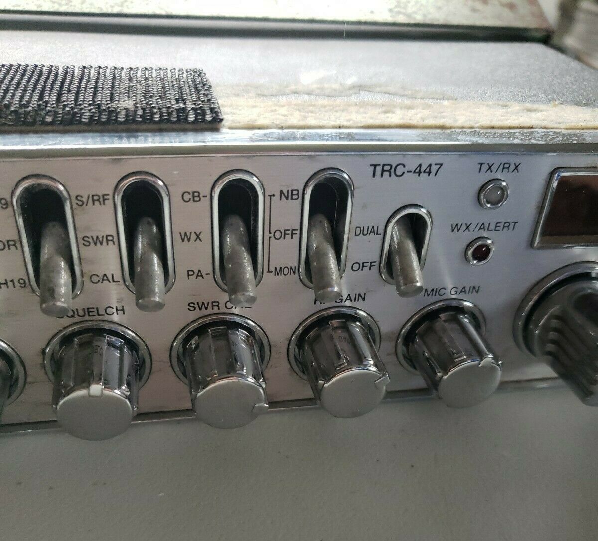 Used RadioShack CB Radio TRC447 211576 With Mic Free Shipping CB