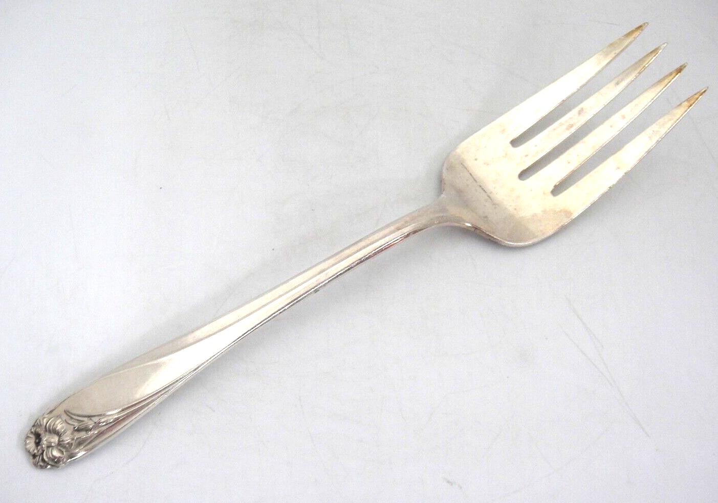 Rogers Bros Daffodil Silverplate Meat Fork 8 7/8" - $10.34