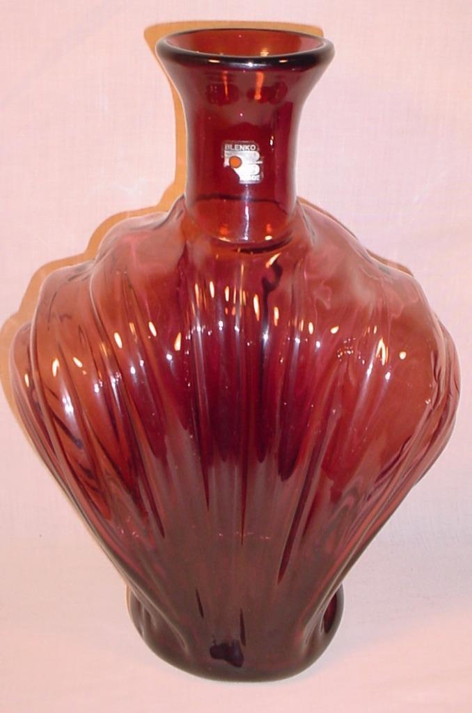 VINTAGE 13" PURPLE HANDMADE HAND BLOWN BLENKO ART GLASS VASE WITH STICKER. Blenko