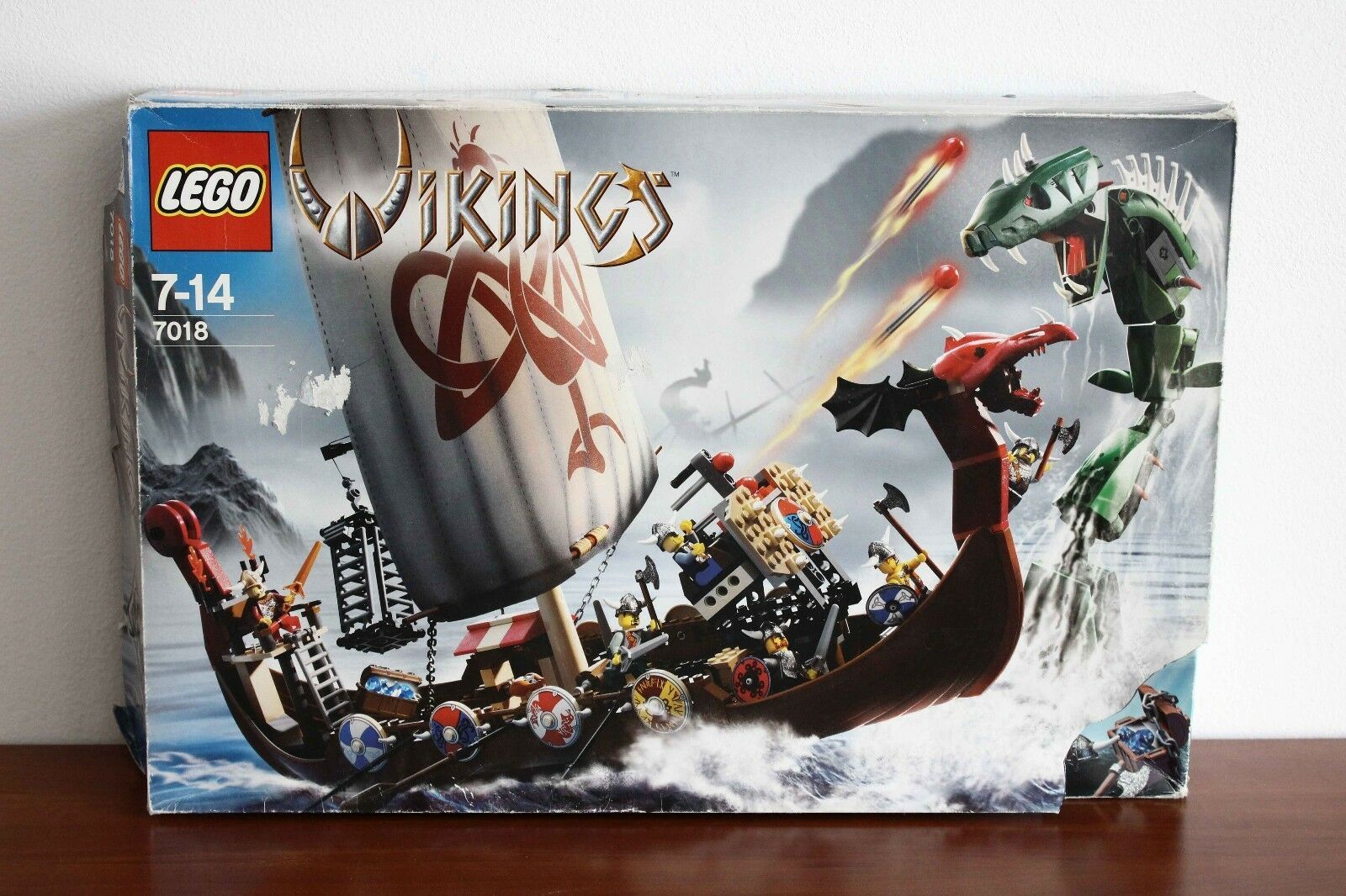 Lego Vikings Set 7018-1 Viking Ship challenges the Midgard Serpent 100% ...
