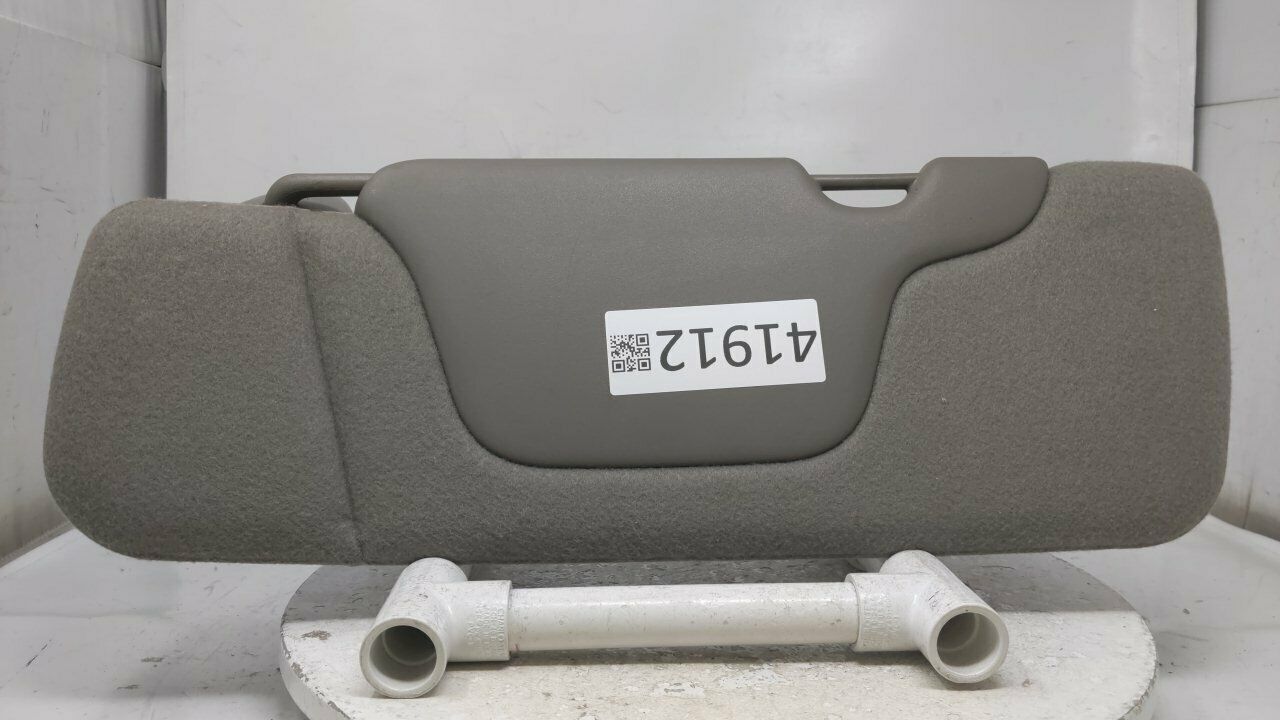 2006 chevrolet silverado passenger right sun visor