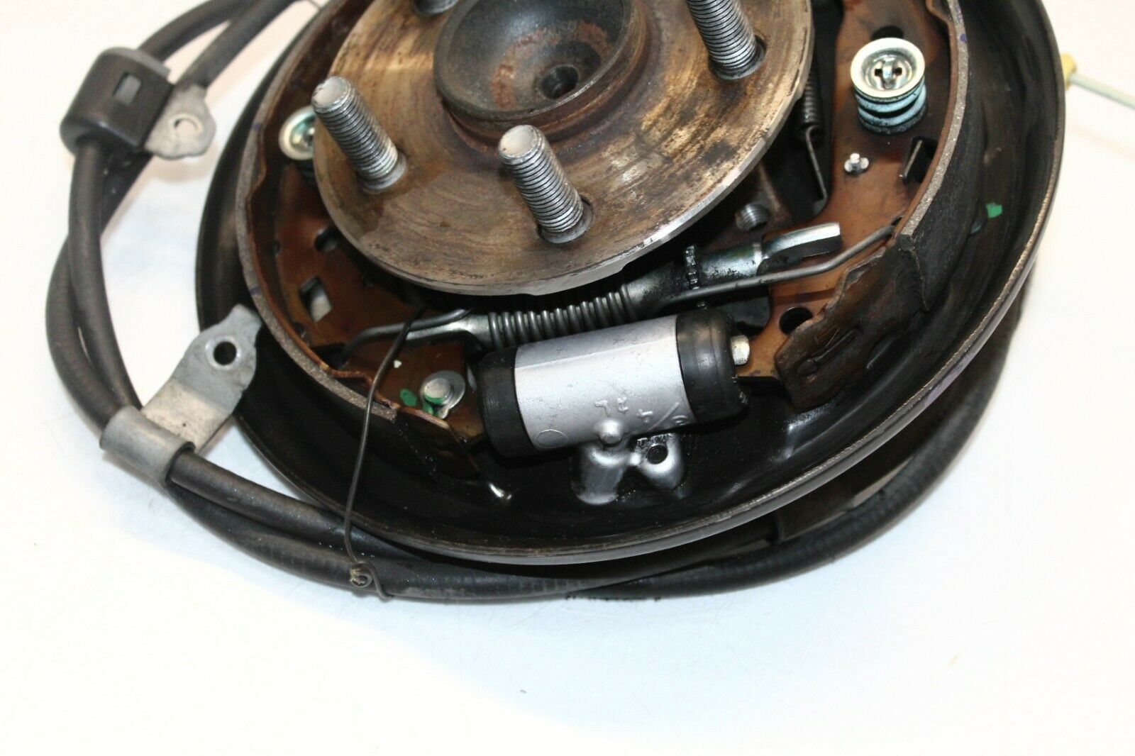 20042009 TOYOTA PRIUS REAR DRIVER LEFT DRUM BRAKE HUB KNUCKLE ASSEMBLY