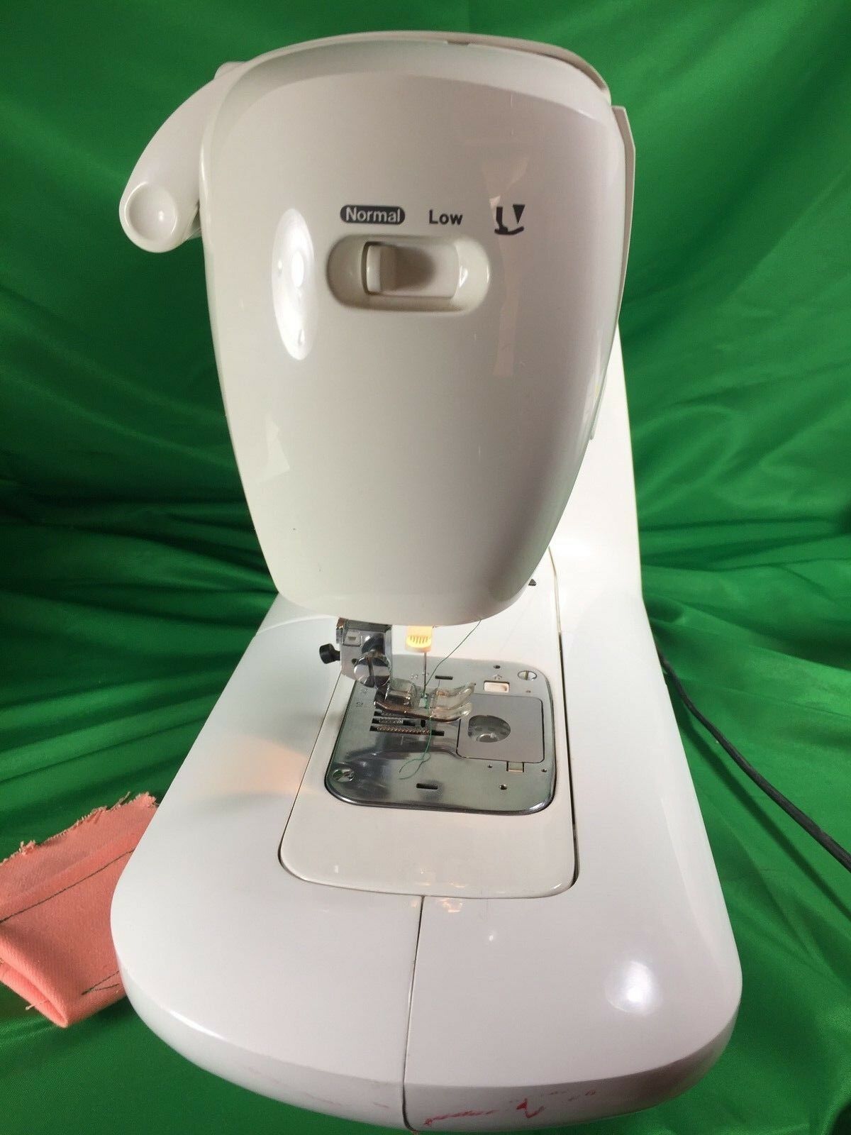 Singer Quantum XL1000 w/ Embroidery Attachment *Read Description
