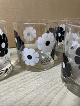 Vintage 70s Colony Black & White Flower pattern lowball glasses set of 4 image 5