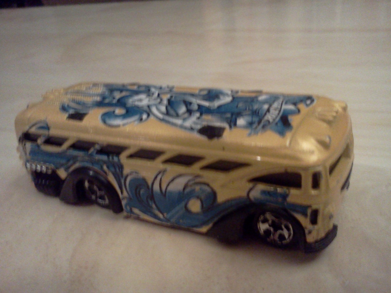 hot wheels 2000 surfin school bus value