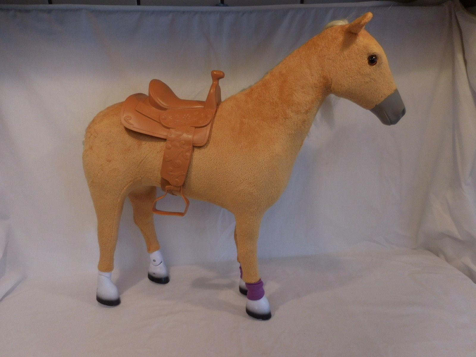 my life as 18 inch palomino horse