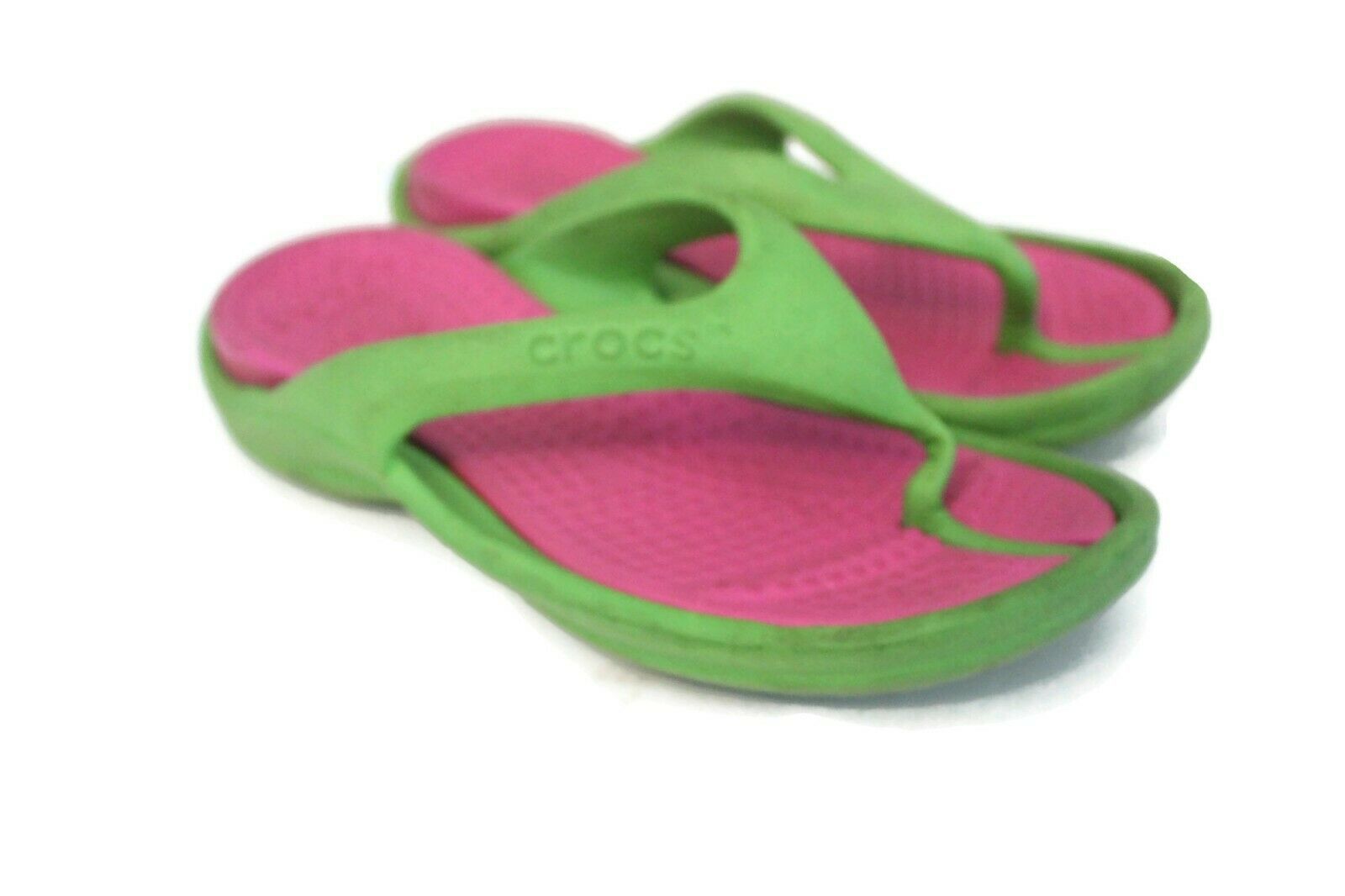plastic sandals like crocs