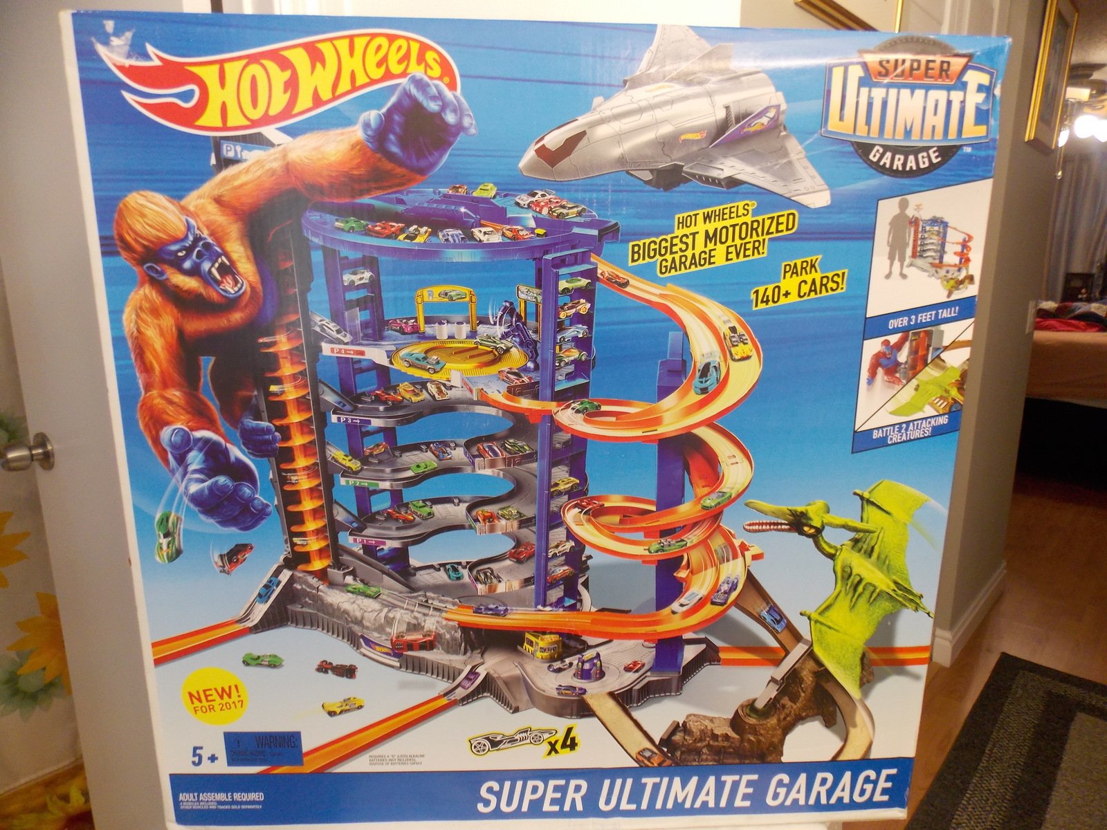 Hot Wheels Super Ultimate Garage Playset With Gorilla Review 2021 CDE
