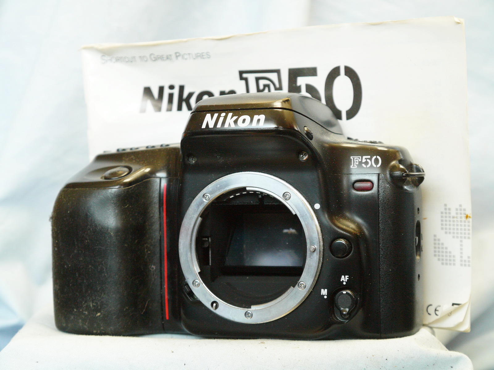 Nikon F50 Autofocus 35mm SLR Camera C/W Inst Nice Set Film Cameras