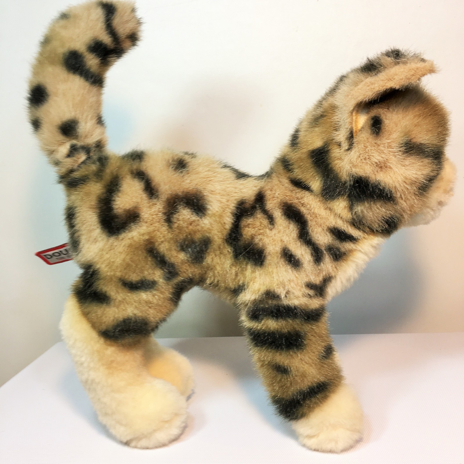 white cat cuddly toy