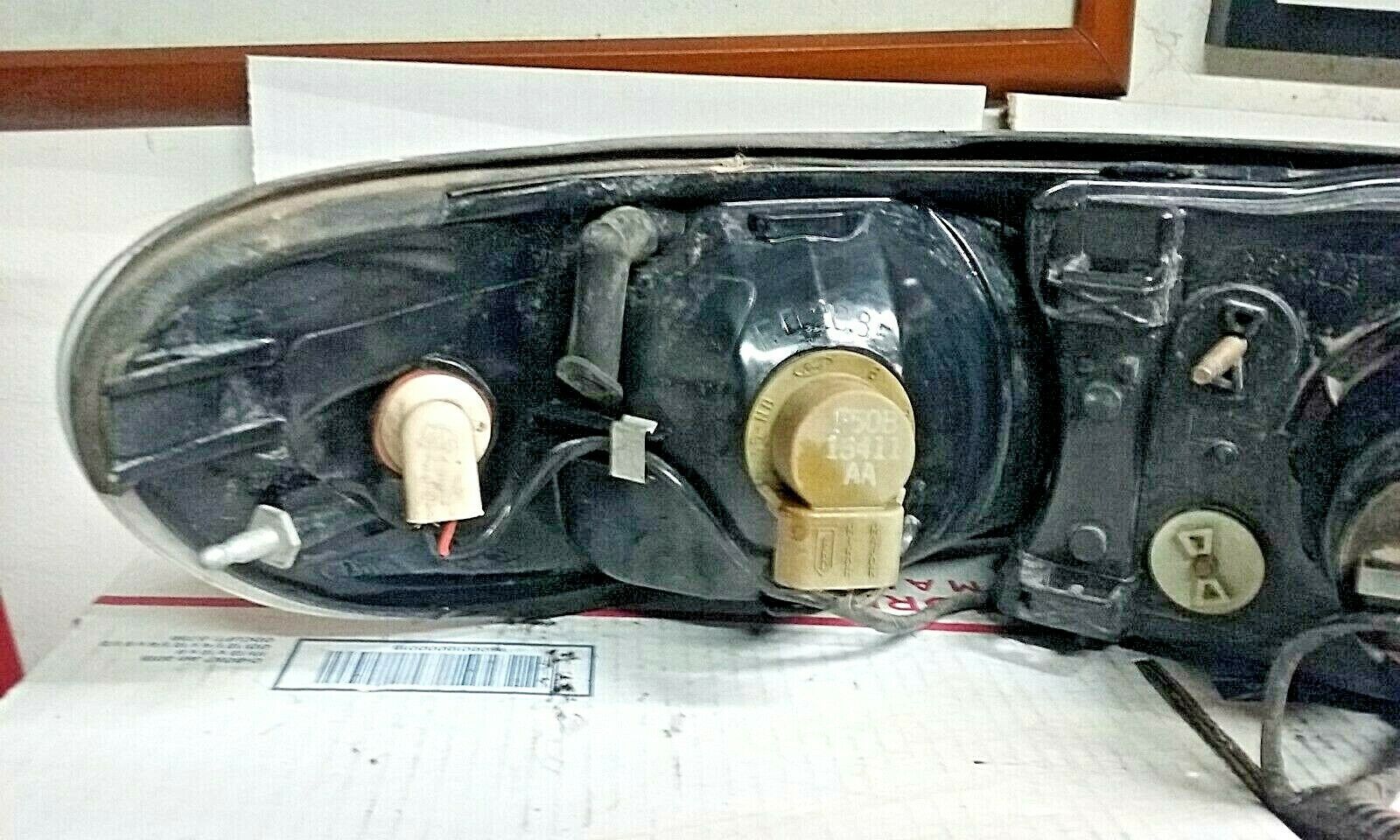 19982002 LINCOLN CONTINENTAL DRIVER LEFT HEADLIGHT ASSEMBLY Headlights