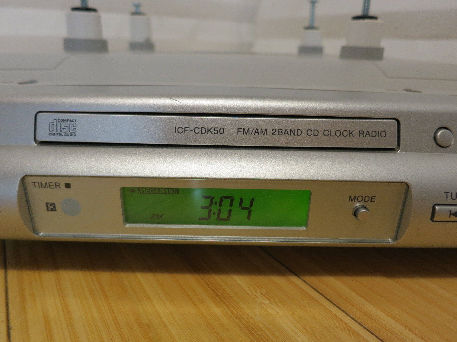 SONY ICFCDK50 FM AM 2 Band CD Clock Radio With Remote And Mounting