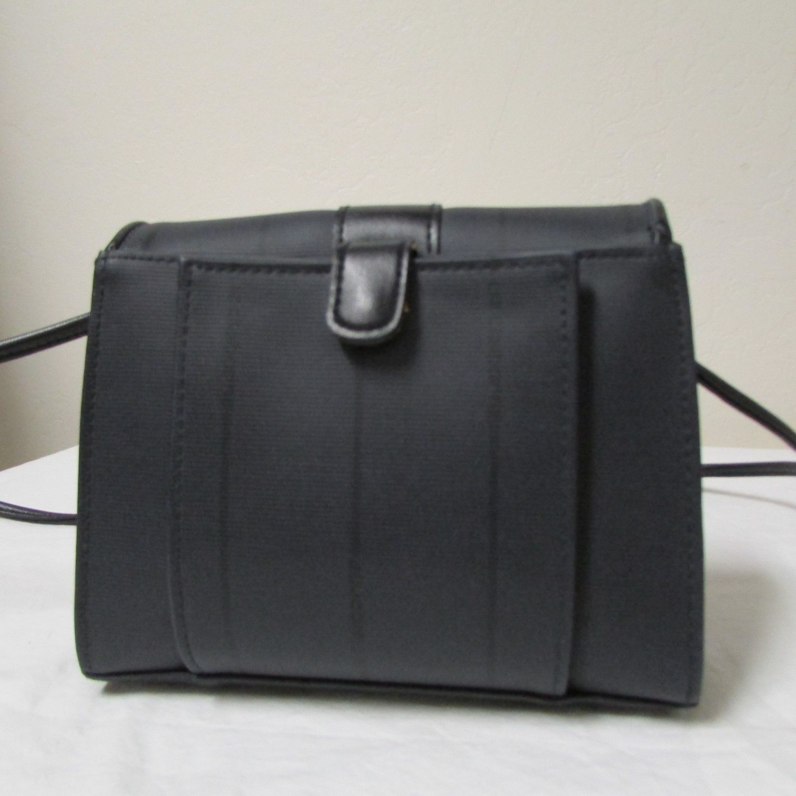small navy blue crossbody purse