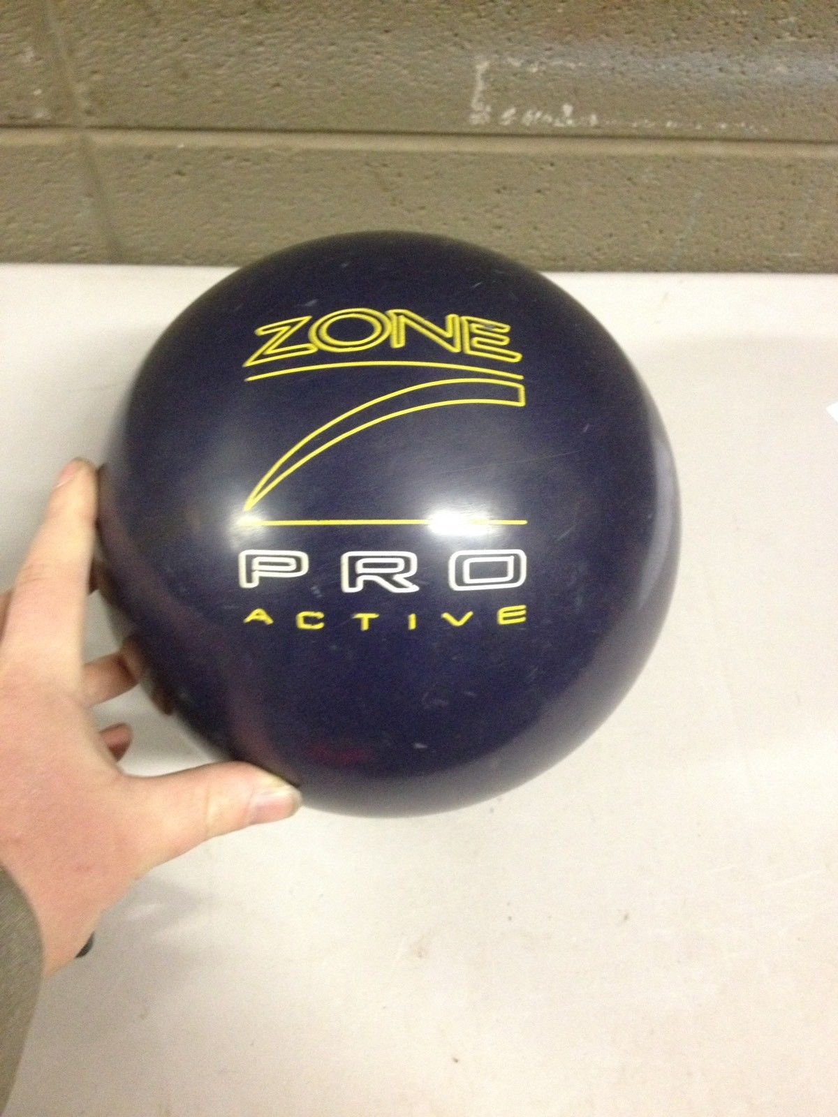 Brunswick Pro Zone 16lb Bowling Ball Dark Blue Vintage (i40) Vintage