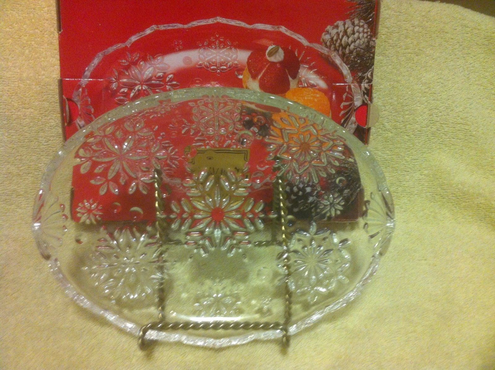 MIKASA CANDY DISHSNOWFLAKE9" SWEET DISHCHRISTMASHOLIDAYFREE